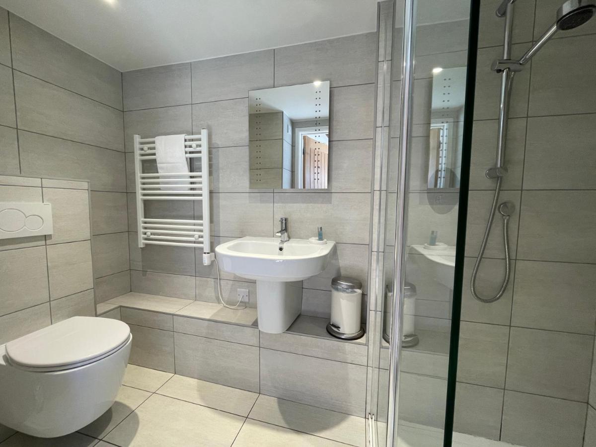 Avening The Queen Matilda Country Rooms מראה חיצוני תמונה